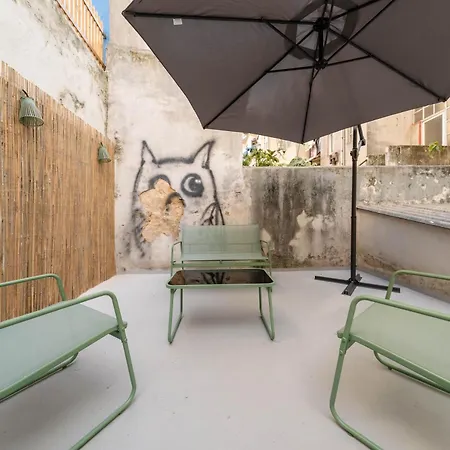 Flat In With Ac & Private Kitchen *