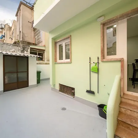 아파트 Flat In With Ac & Private Kitchen