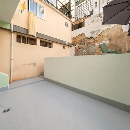 Flat In With Ac & Private Kitchen Lisboa