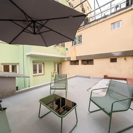 Flat In With Ac & Private Kitchen *